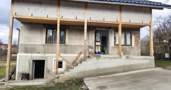 Casă țărănească cu 180 mp utili și teren de 1360 mp, A