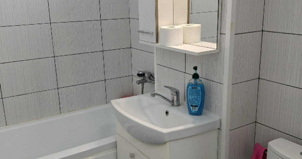 Apartament 2 camere zona TRACTORUL,