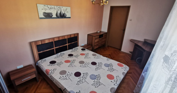 Apartament 2 camere decomandat zona Vasile Aaron