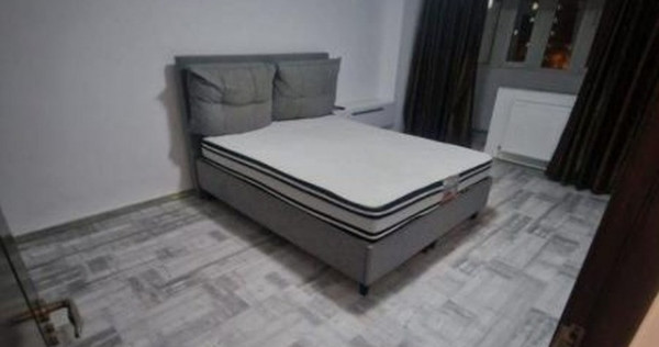 Vitan mall decomandat etaj 3