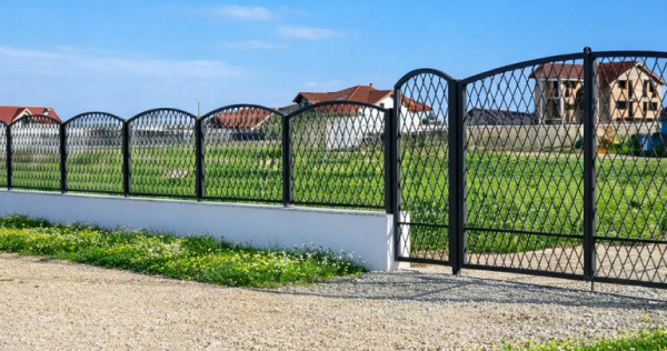 800mp teren intravilan, ingradit, cu facilitati, Bod, Brasov