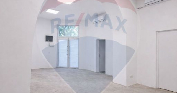 Spațiu comercial de 37.2mp de &icirc;nchiriat &icirc;n zona Eroii ...