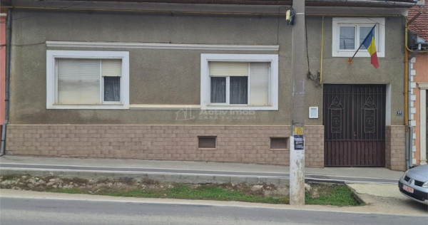 Bocsa Montana, Casa Solida Gradina, Strada Principala