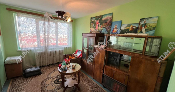 Apartament 3 camere decomandate balcon zona Rahovei din Sibi