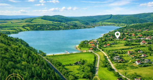 FILM!Terenuri intravilane,3 parcele, remarcabil areal,lacul