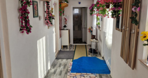 Casă de v&acirc;nzare, 47.70 mp utili, Găvănești -Olt