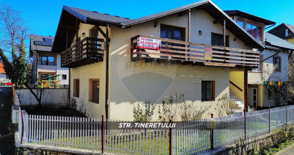 Casă / Vilă cu 5 camere de v&acirc;nzare &icirc;n zona Orasul Vechi