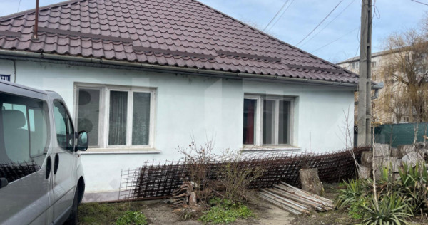 Teren de 908 mp cu 2 case, zona Kaufland Sud