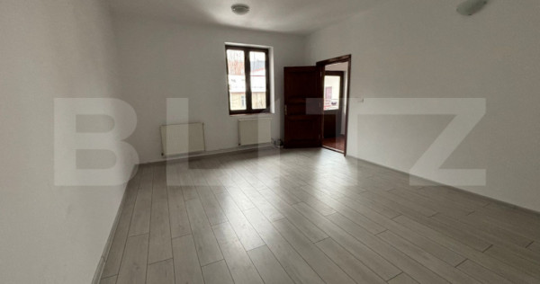 Spațiu de &icirc;nchiriat 2 camere cu balcon privat, Centru Civi