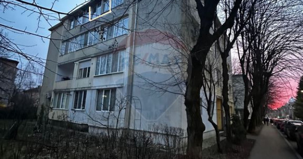 Apartament 2 camere, etaj 3 - str. George Cosbuc 19