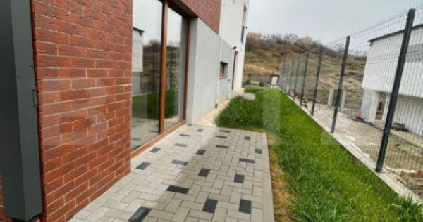 Casa 5 camere, parcare si gradina, zona Voronet