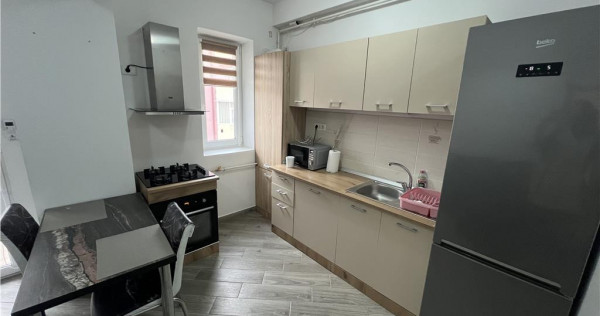 Apartament 2 camere, bloc nou, etaj 2(lift), zona Scoala 10