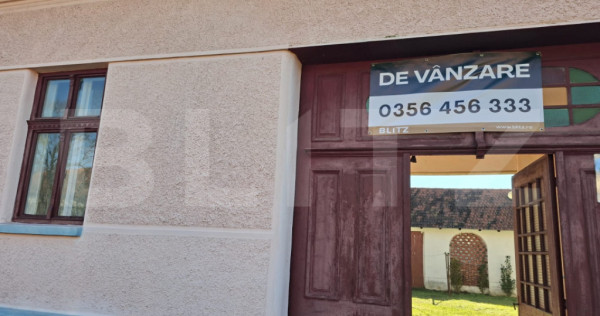 Casă spațioasă la sat SINTESTI, cu 6 camere, curte genero