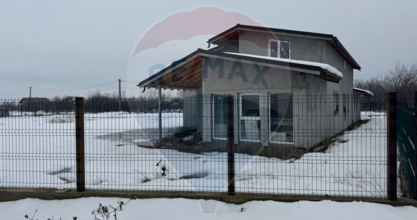 Casă / Vilă cu 6 camere de v&acirc;nzare