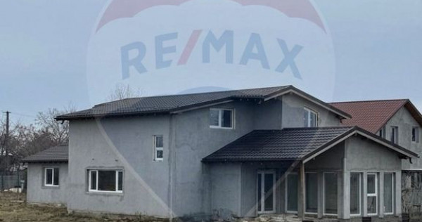Casă / Vilă cu 6 camere de v&acirc;nzare