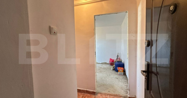 Apartament 3 camere la parter, bloc cărămidă, Micro 6 &ndash;