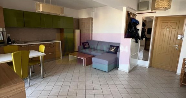 Vanzare apartament de 2 camere in zona Decebal adiacent