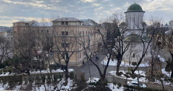 3 camere decomandat, 90 mp, vedere Mănăstirea Radu Vodă