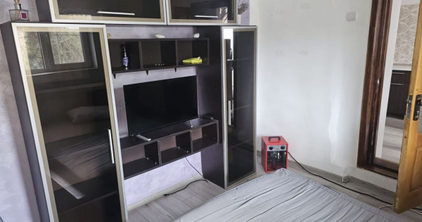 Casa 35 mp cu curte 300 mp, Micro 17 &ndash; Str. Oltului, 25...