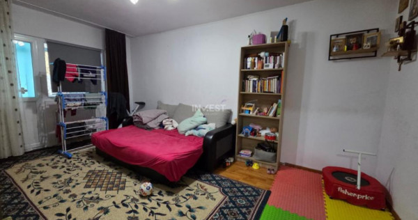 APARTAMENT 2 CAMERE-ETAJ 1-DECOMANDAT-DACIA