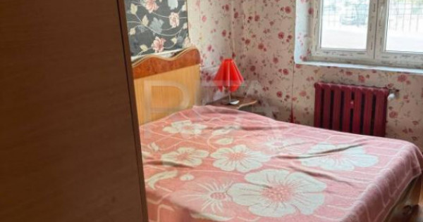 3 camere Vitan decomandat, an 1981, metrou, 62 mp, anvelopat