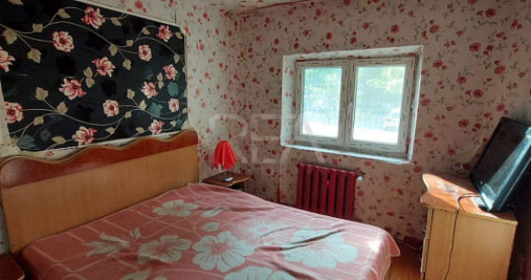 3 camere Vitan decomandat, an 1981, metrou, 62 mp, anvelopat