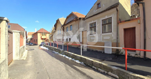 Casă cu potențial &icirc;n Schei &ndash; cu front la două străzi