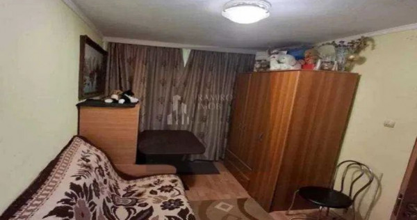 Apartament semidecomandat, Eroii Revolutiei