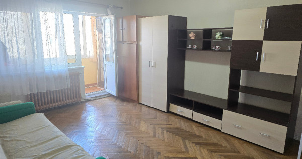 Vand apartament 2 camere decomandat Deva, Bld. Balcescu, 22 Decembrie