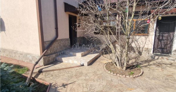 Casa-vila si teren in Nanov