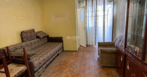 Garsoniera de vanzare, ETaj 3, zona Alexandru cel Bun - Rond