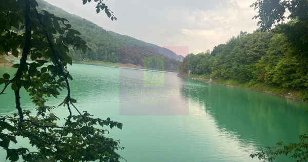 Teren cu deschidere la lac &ndash; Valea Doftanei, Prahova