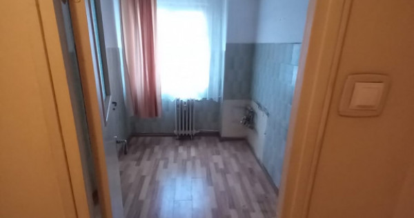 Etajul 2,ap.2 camere semidecomandat Cibinului 59500&euro;