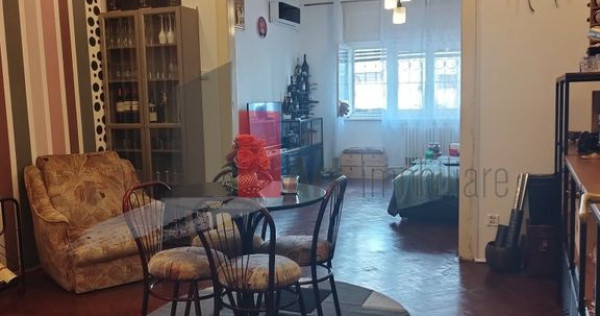 Apartament cu 3 camere de vanzare-Piata Victoriei