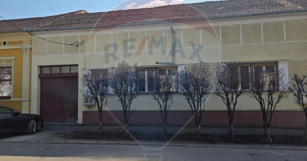 Casă deosebita ultracentral Salonta