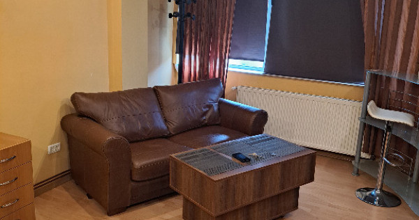 Inchiriez garsoniera, Deva,langa Primarie, etaj 1, pentru BIROU