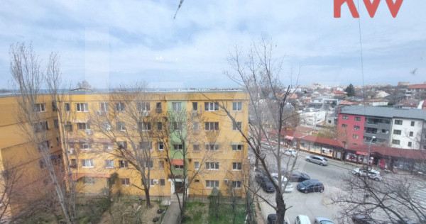 Apartament 3 camere decomandat &bull; Sărari &bull; vedere panora