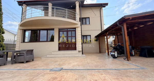 Vila spatioasa cu 9 camere, foisor, magazie, curte amenajata