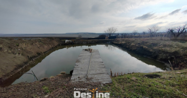 COMISION 0% - Teren intravilan cu 2 iazuri populate &ndash; 2225