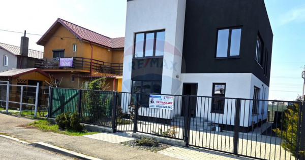 Casă / Vilă din 2024 de v&acirc;nzare &icirc;n zona Micro 14