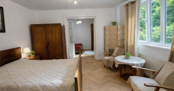 FILM Tur 3D!Casa cu 4 camere si curte, Central, Targu Mures.