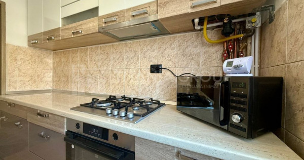 Garsoniera decomandata, etaj intermediar - Zona Tractorul...