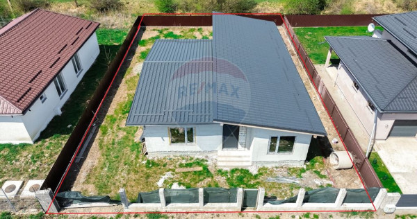 Casă cu 4 camere de v&acirc;nzare, 130mp utili, teren 600mp i...