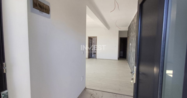 Casă cu 4 camere, 2 băi, beci spațios și 400 mp teren