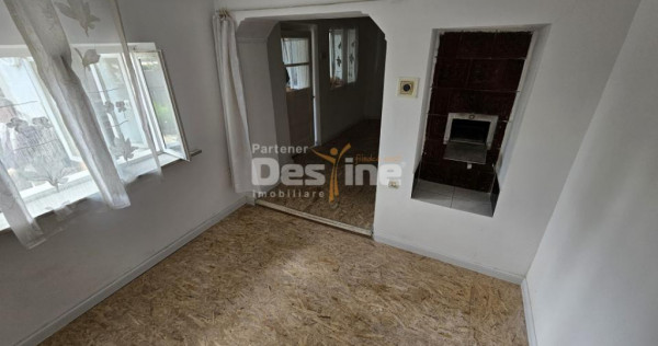 Casă individuală 2 camere - 250 mp teren - B&acirc;rlad