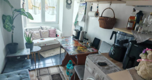 Garsoniera de vanzare - Pod Butelii
