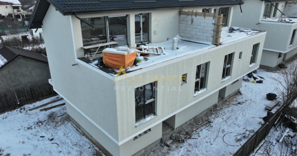 Casa 5 camere tip DUPLEX - 4 bai, Terasa Curte, 250 MP