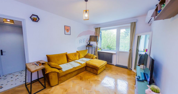 Apartament cu 3 camere de vanzare Victor Babeș etaj 1