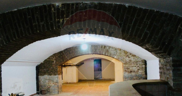 Spațiu comercial de 168mp de v&acirc;nzare &icirc;n zona Ultracentral