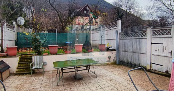 COMISION 0%--Apartament 4 camere decomandat - zona Centru...